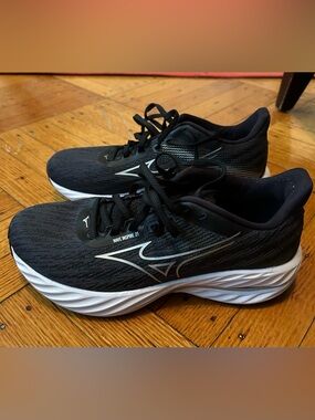 New w box: Mizuno Wave Inspire 21 running shoes women’s size 7